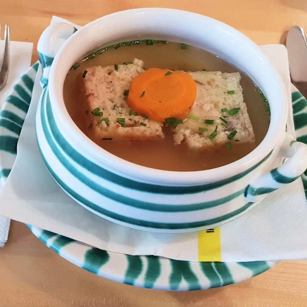Bouillon Mit Fleischstrudeleinlage