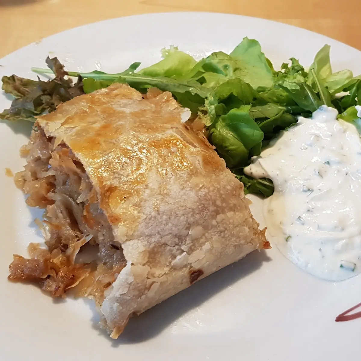 Krautstrudel Mit Knoblauchsauce