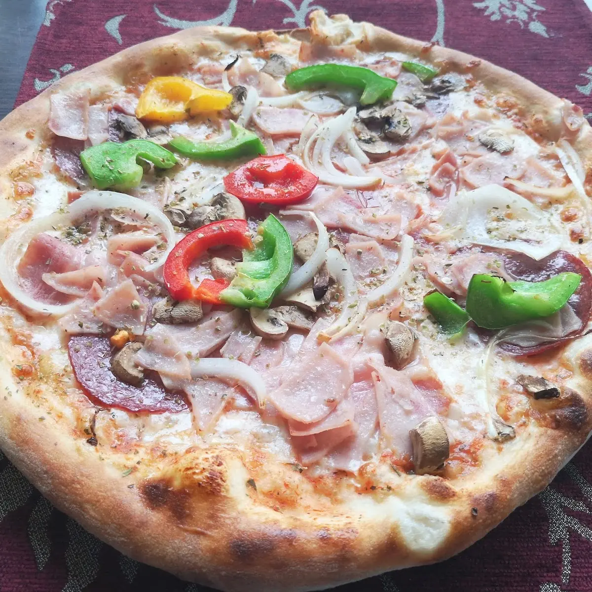 Gemischte Pizza
