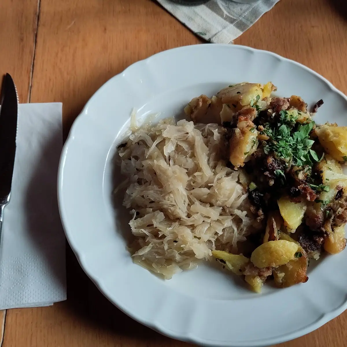 Kartoffelschmarrn Erdäpfelschmarrn Erdäpfelgröstl Kartoffelgröstl Sauerkraut