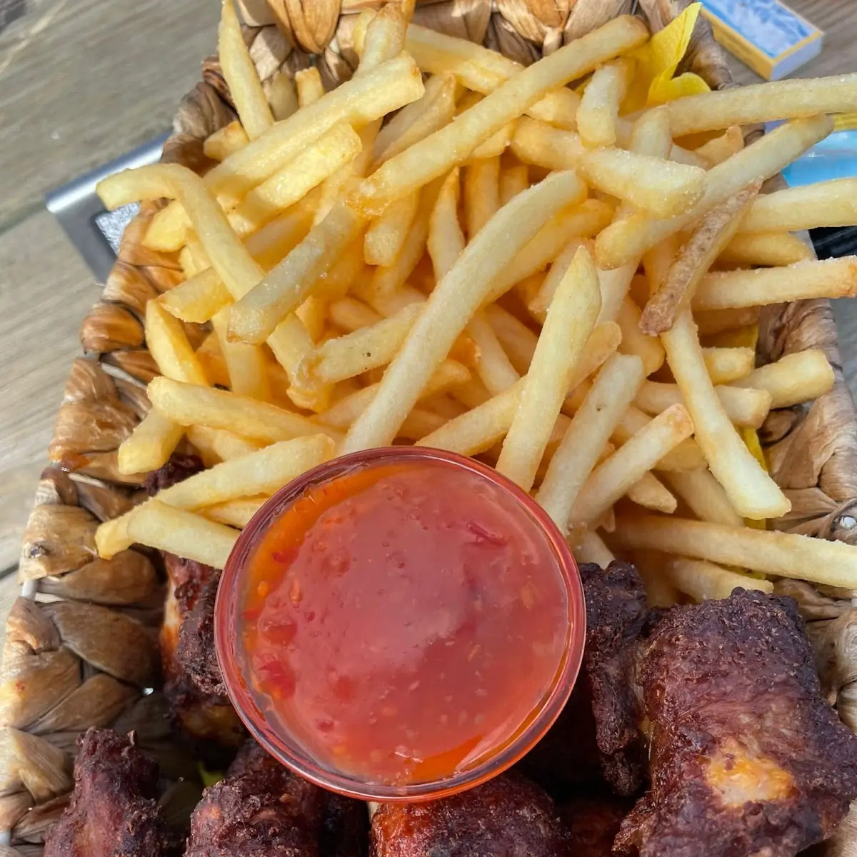 Checken Basket Mit Pommes