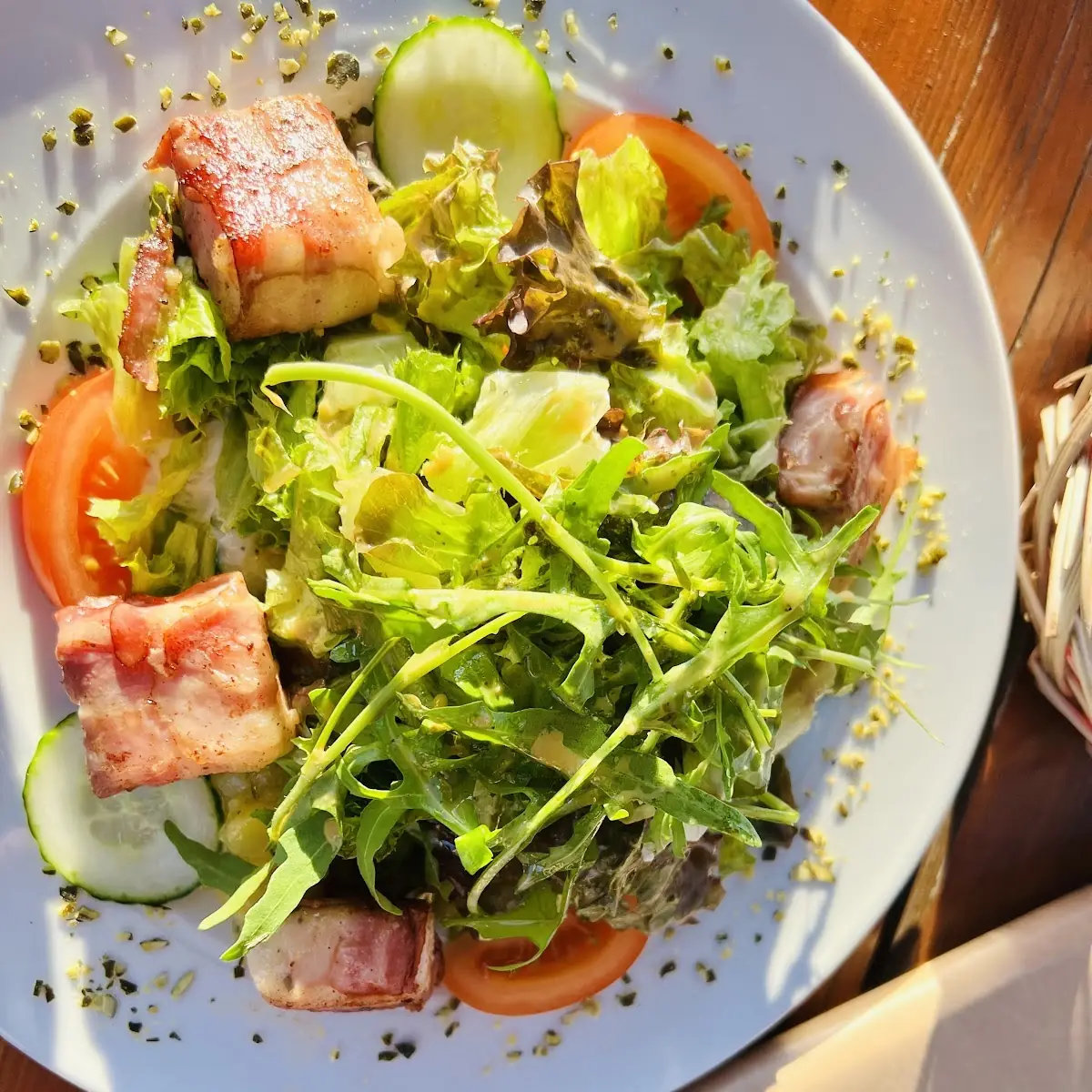 Salat Mit Feta Im Speckmantel