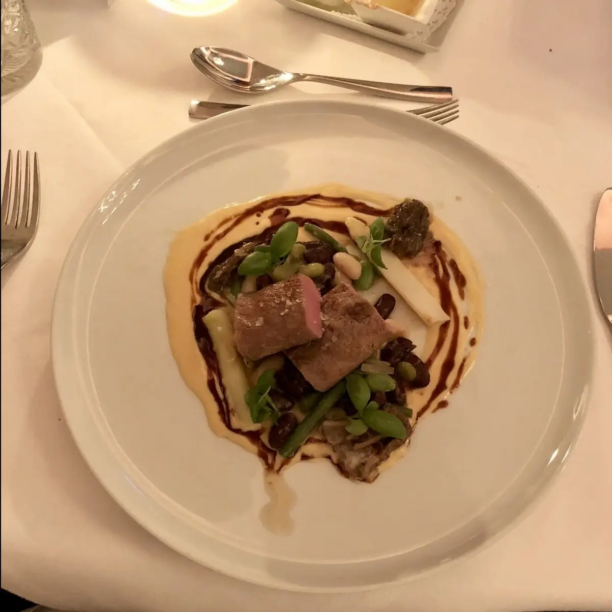 Hirschrücken Mit Rotweinsauce