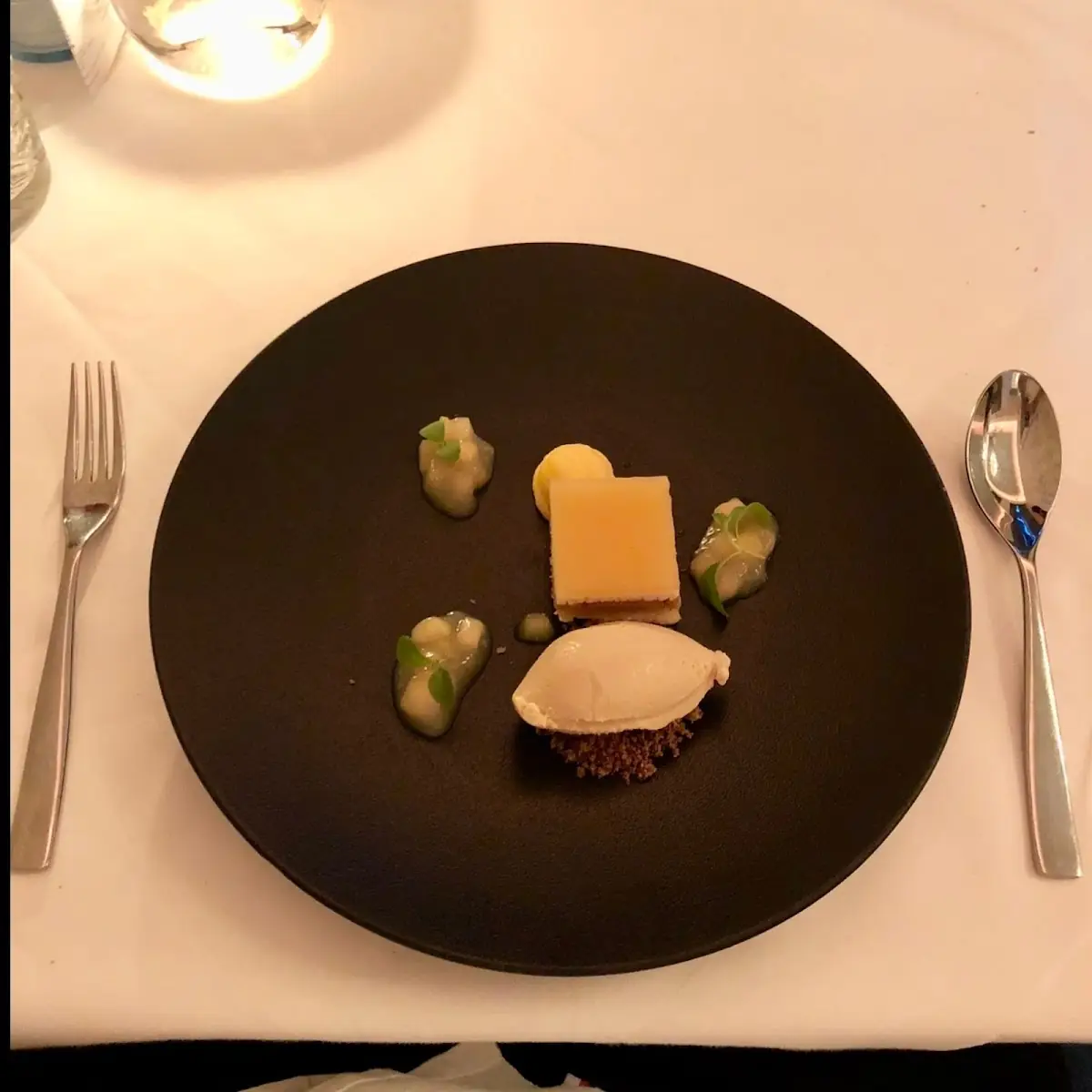 Mangotarte Mit Zitronensorbet