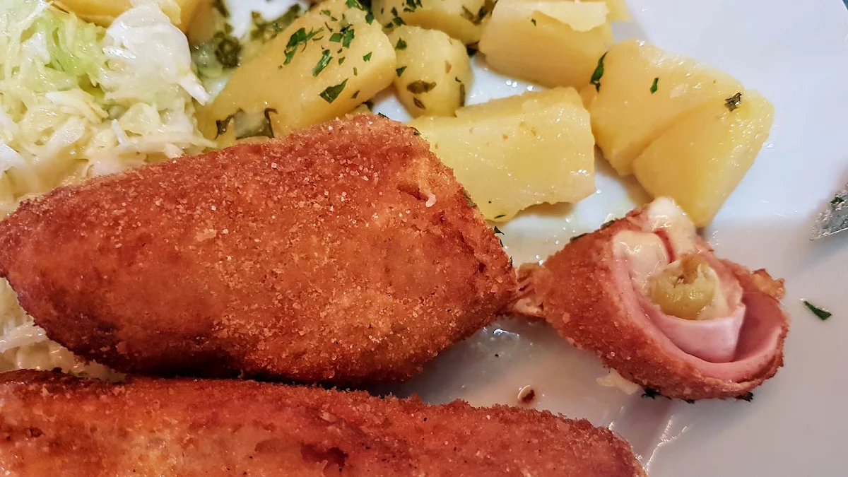 Gefüllte Leberkäsrollen Mit Salat