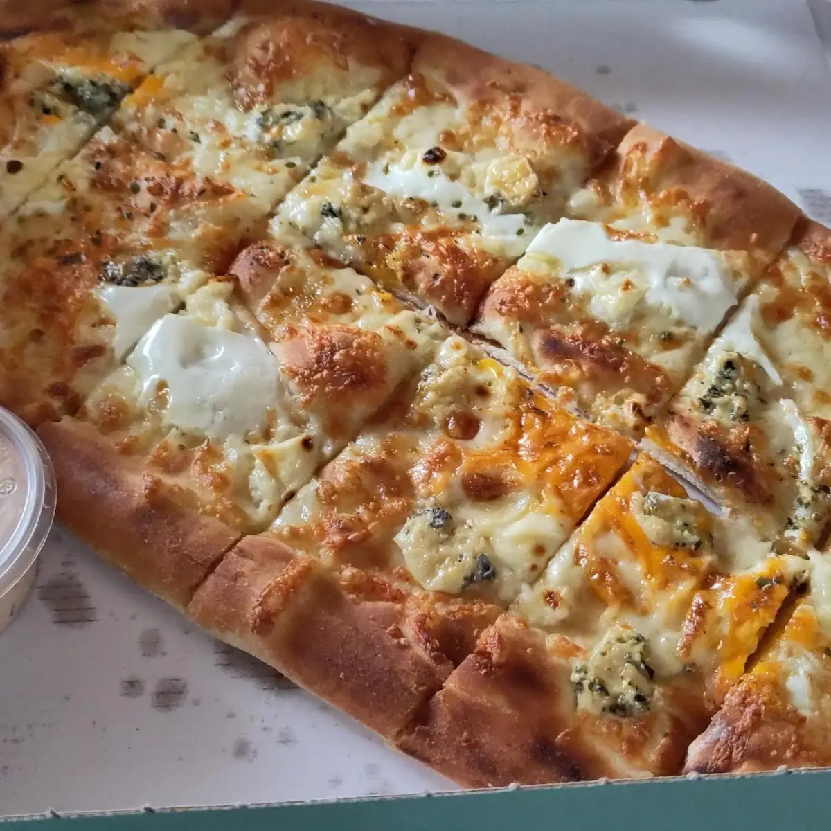 Pide Quattro Formaggi