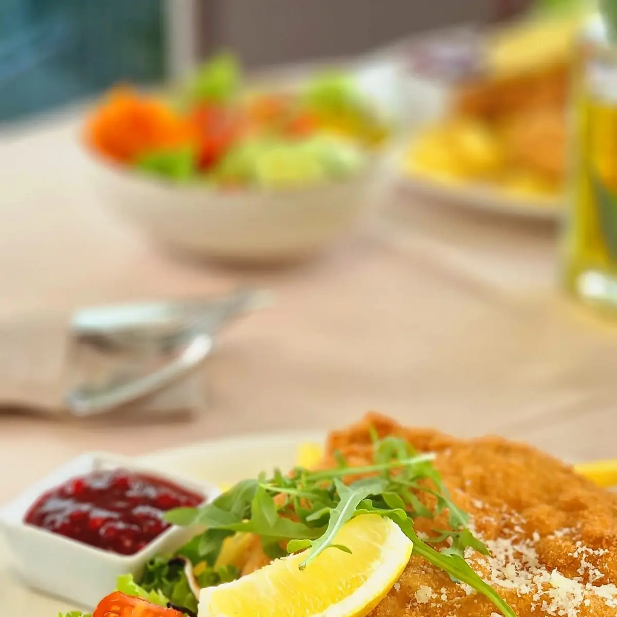 Paniertes Schnitzel Mit Pommes