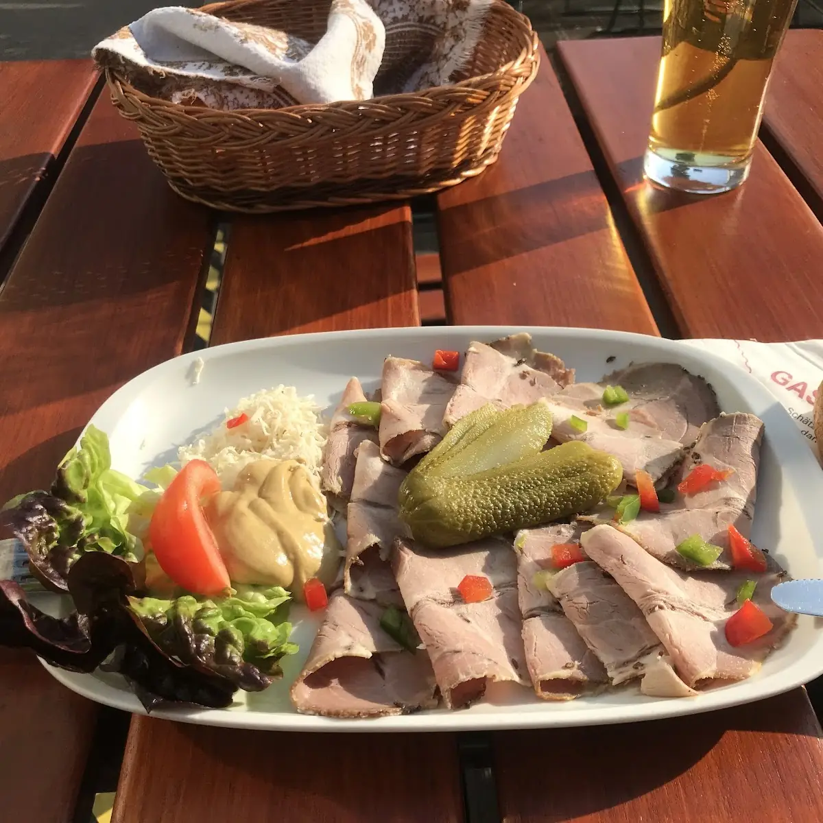 Kalter Braten Mit Kren Und Gebäck