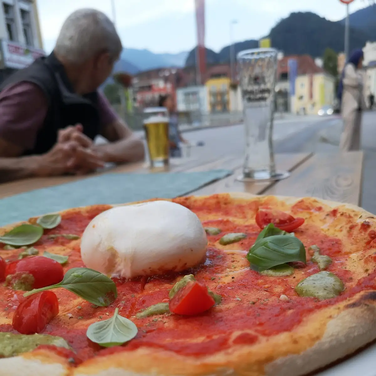 Pizza Caprese