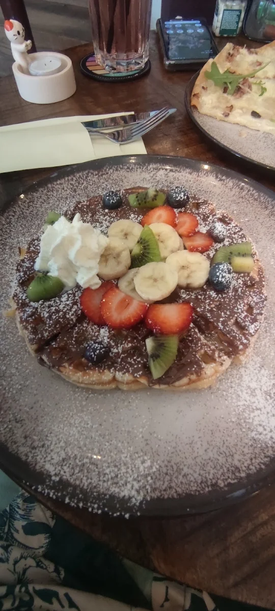 Waffle with Fresh Fruit