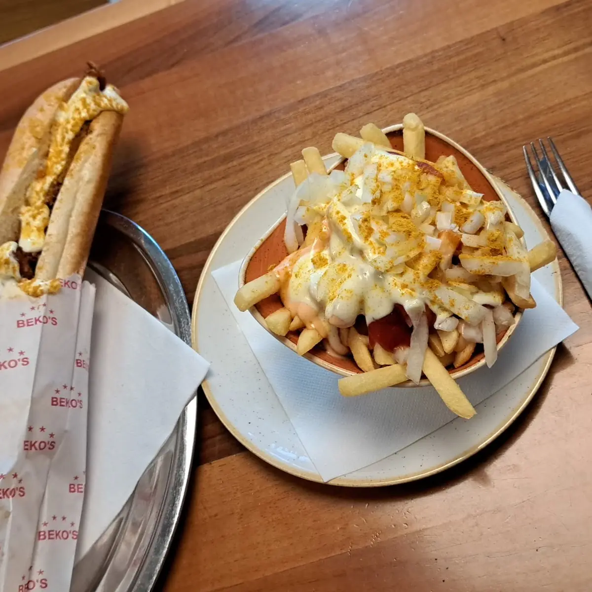BeKoS Bosna Mit Pommes Spezial