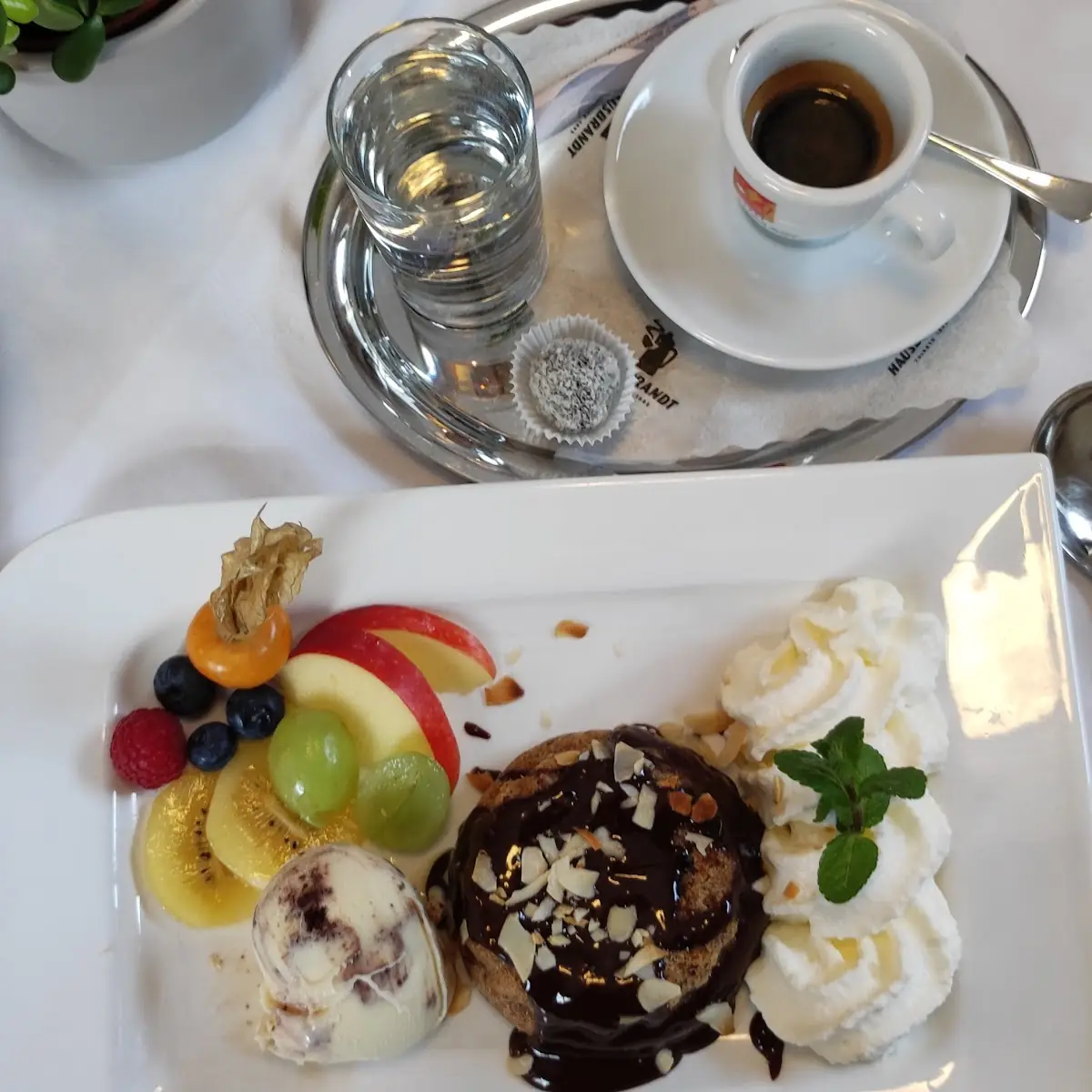 Hausgemachter Mohr Im Hemd Mit Eis