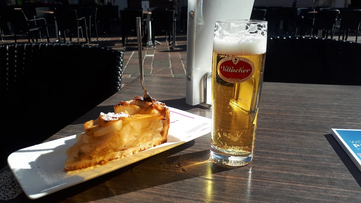 Biere Et Tarte À la Pomme