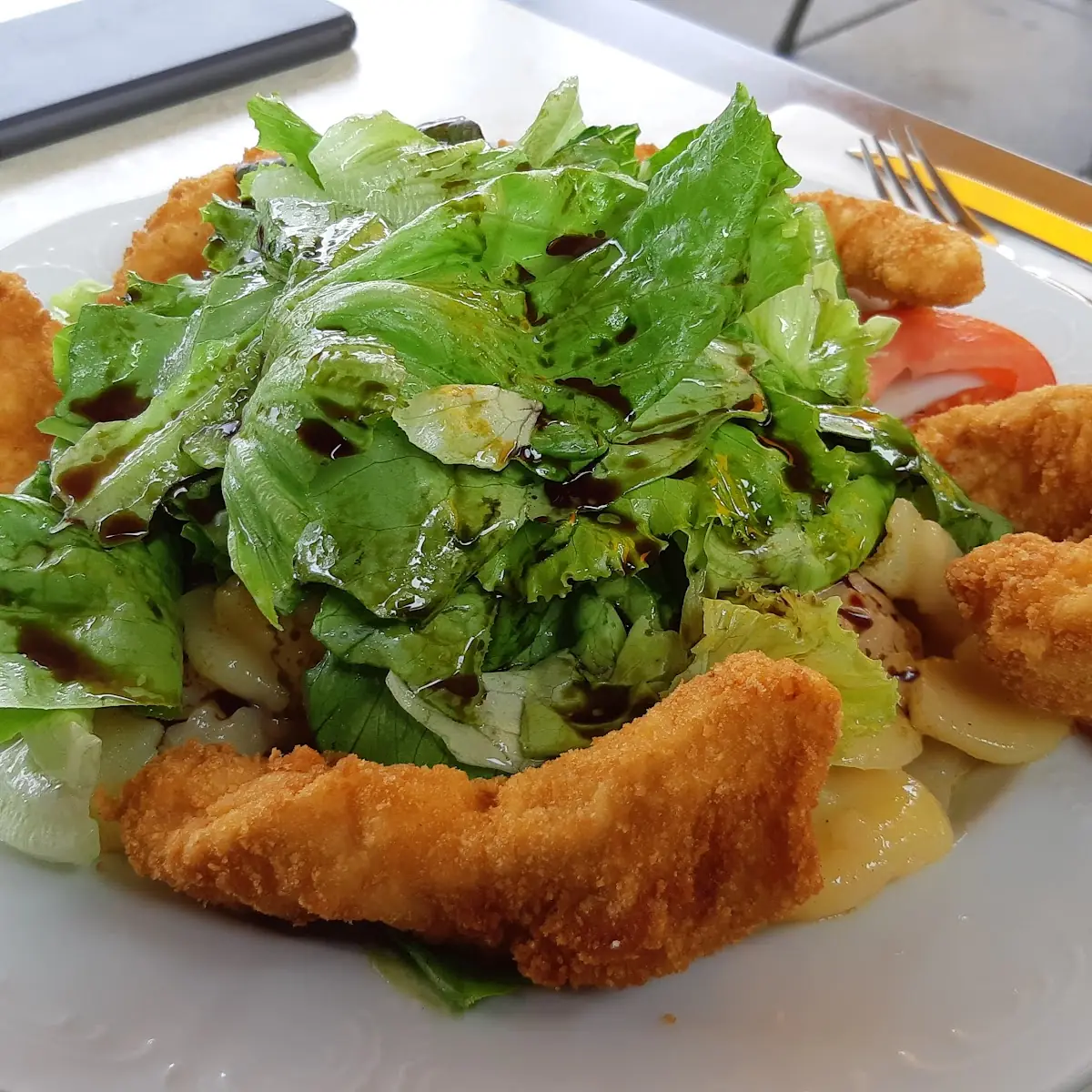 Backhendelsalat