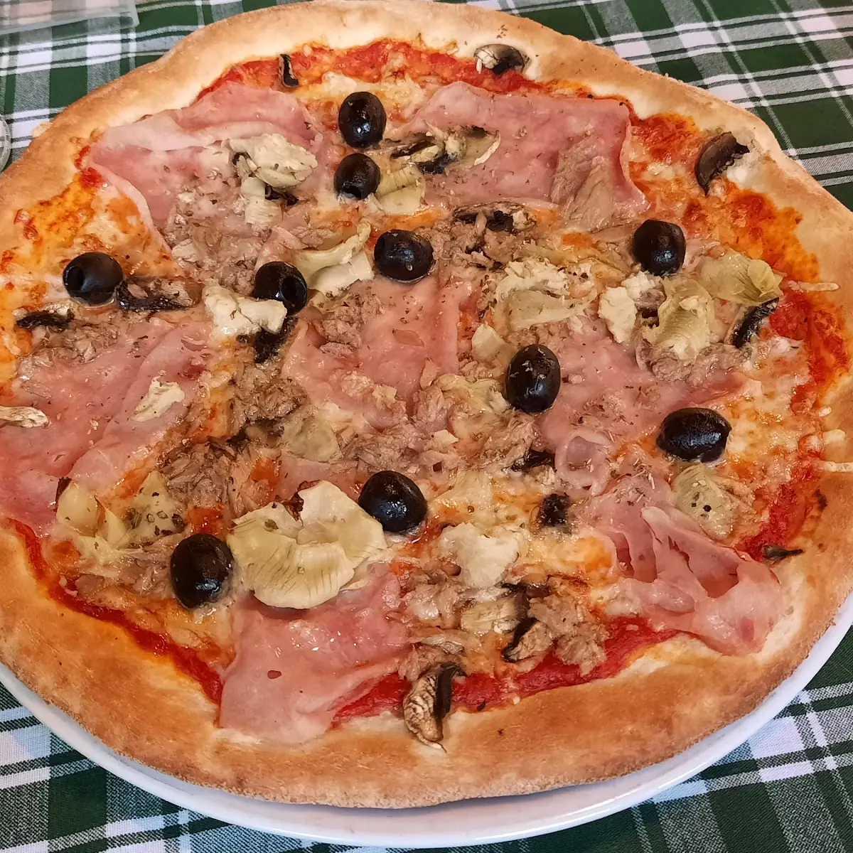 Quattro Stagioni Mit Extra Oliven