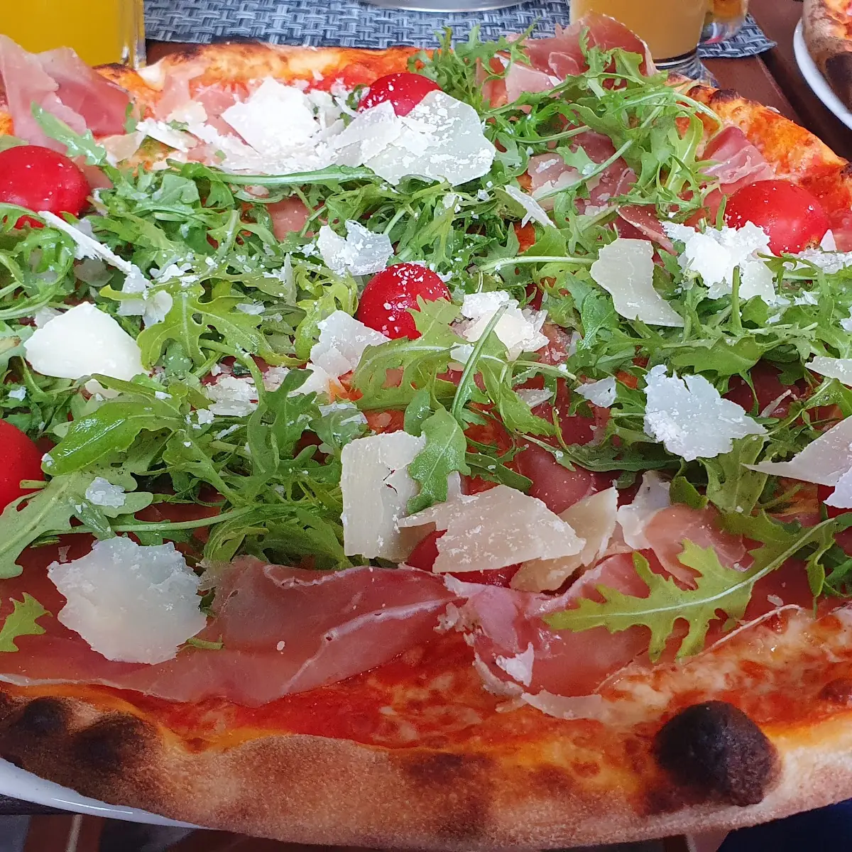 Pizza Mit Rucola