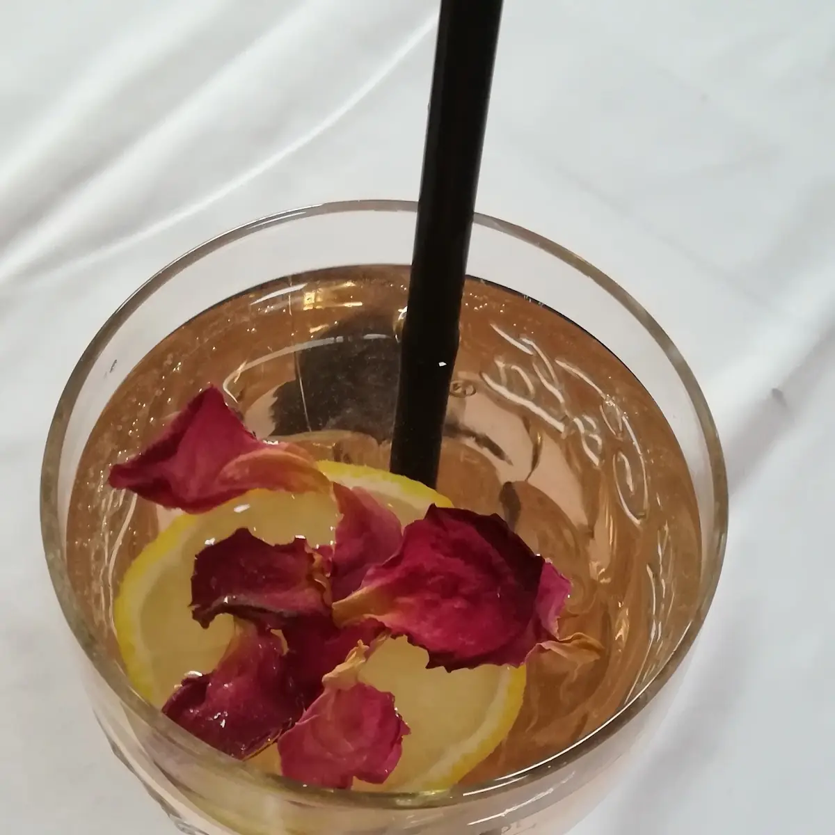 Wasser Mit Rosenblüten