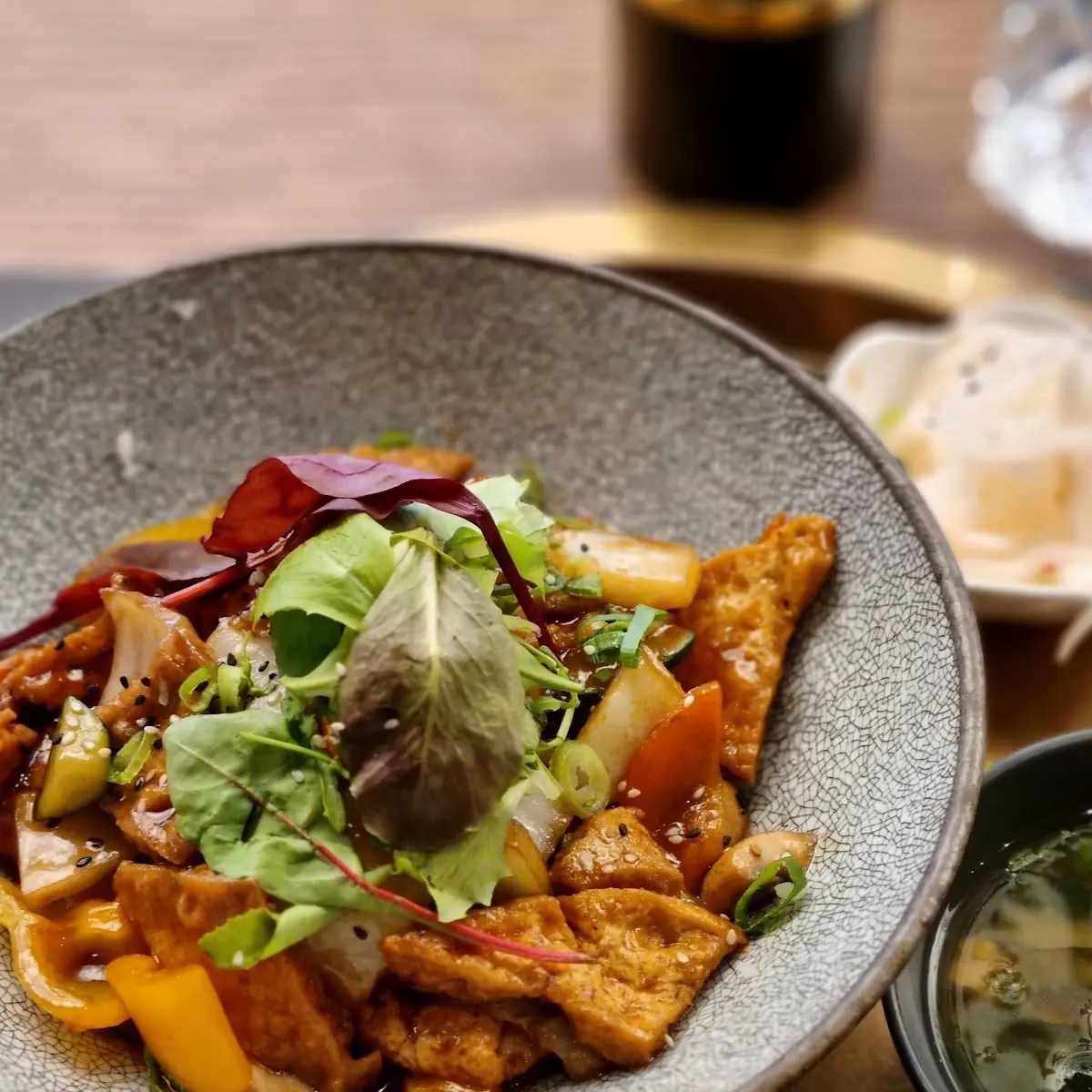 Reisbowl Mit Tofu Und Gemüse