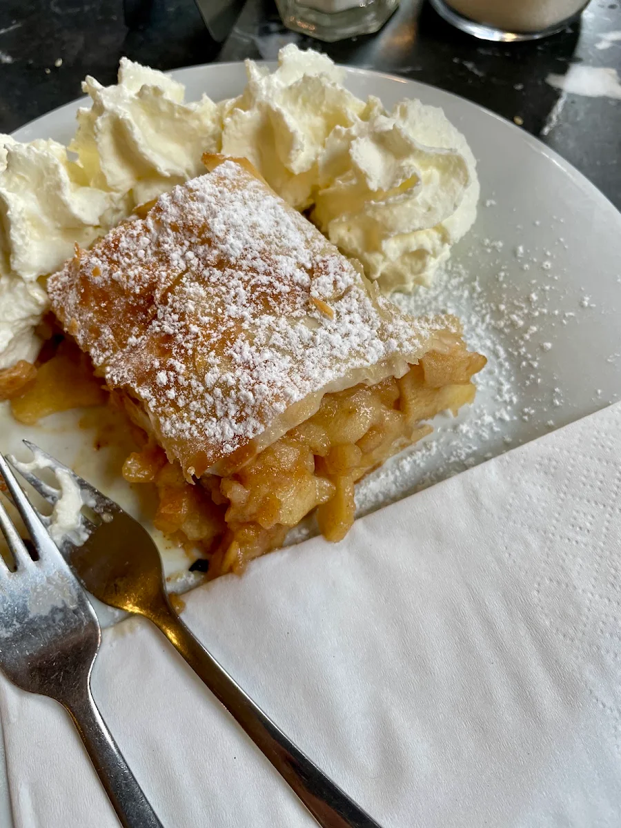 Apfelstrudel