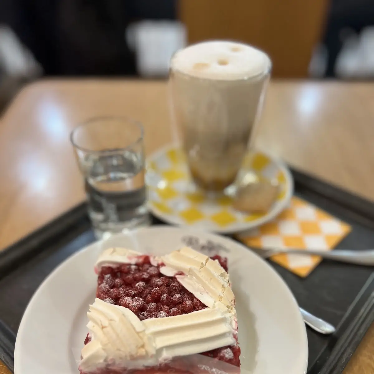 Ribisel Baiserkuchen