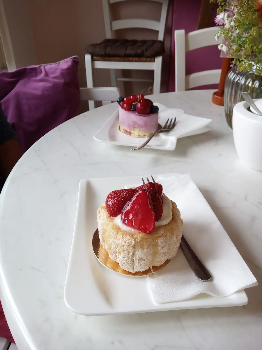 Sehr Leckere Miniobsttoertchen Mit Champagnercreme