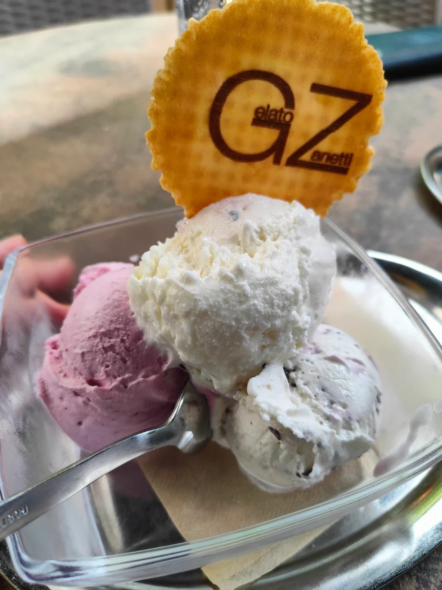 4 Kugeln Eis