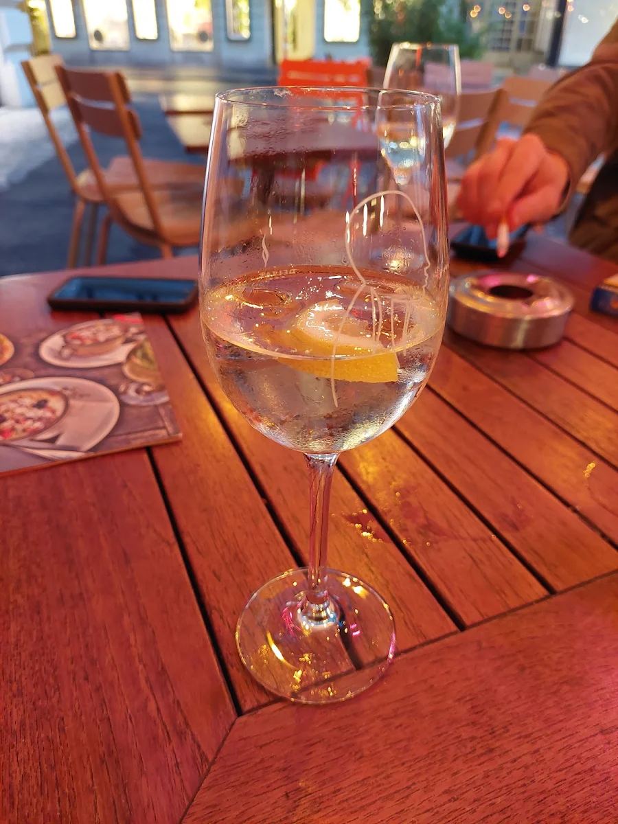 Weißer Spritzer