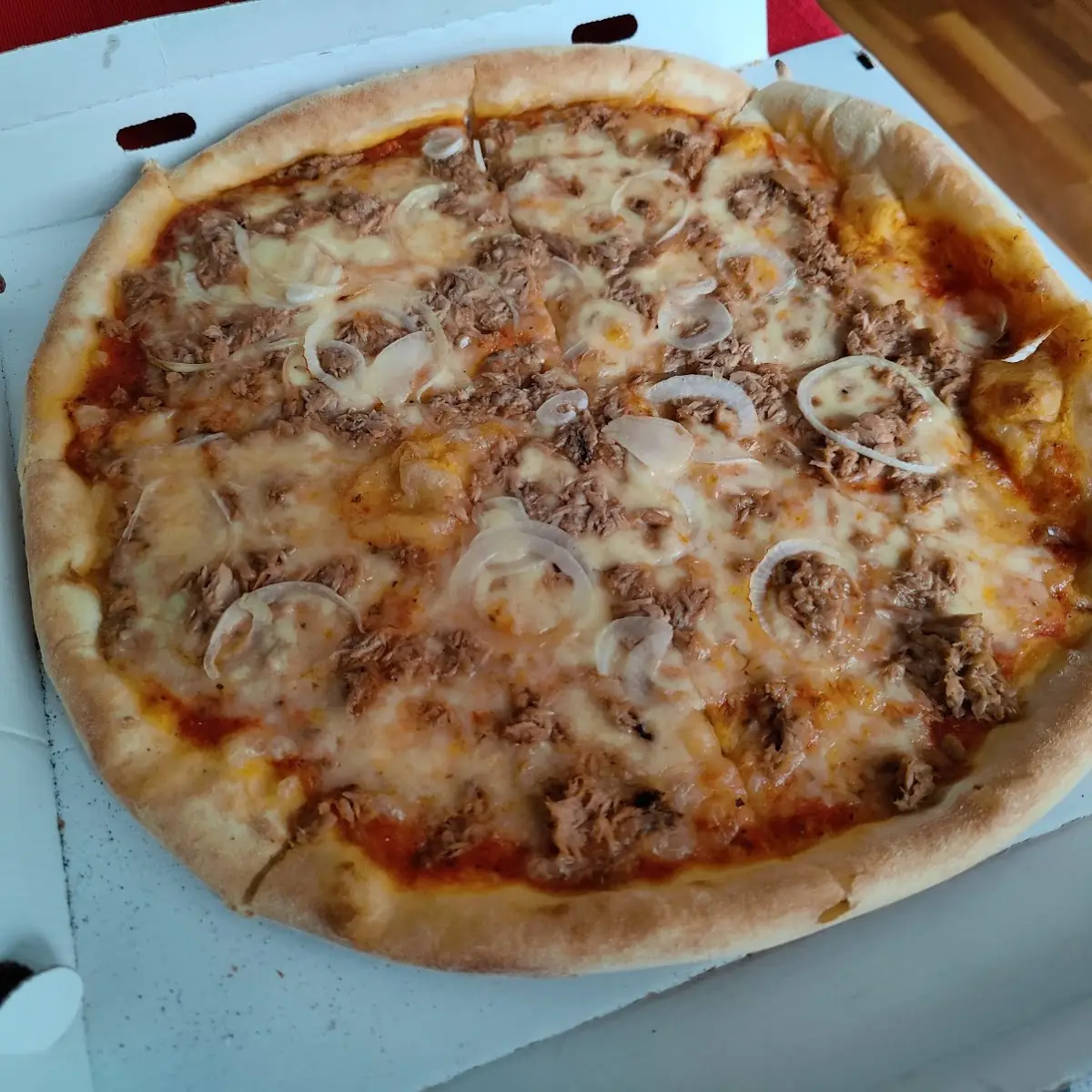 Pizza Tonno