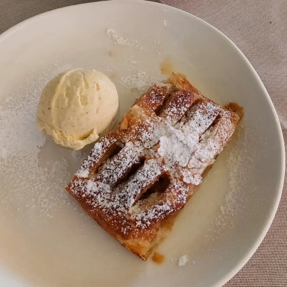 Apfelstrudel