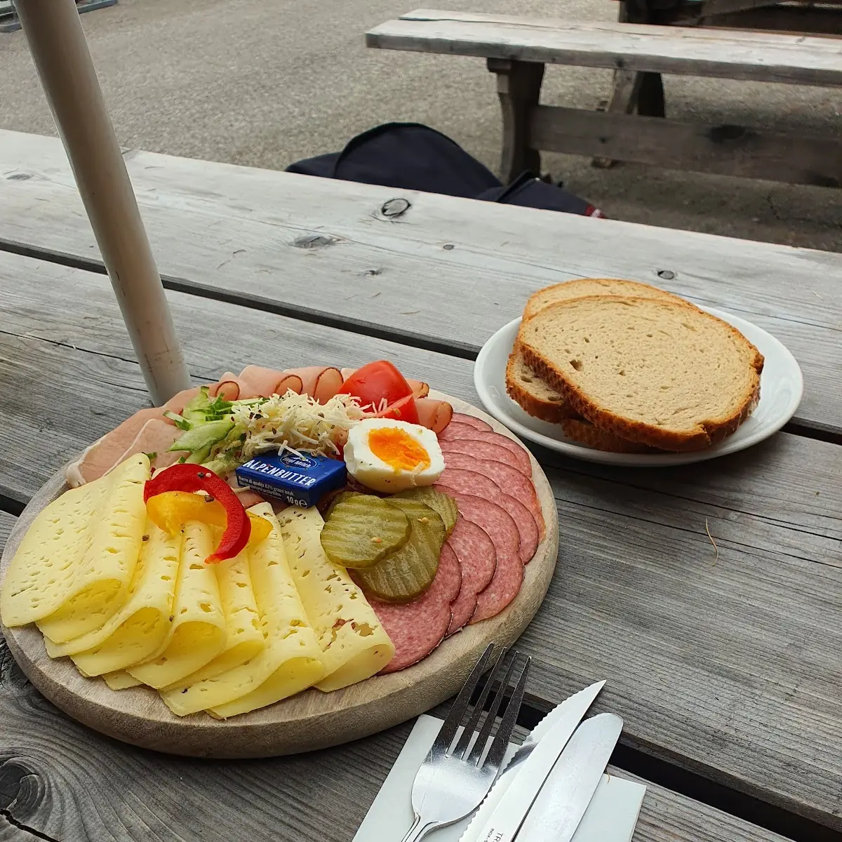 Jausenplatte Mit Käse Schinken Und Wurst