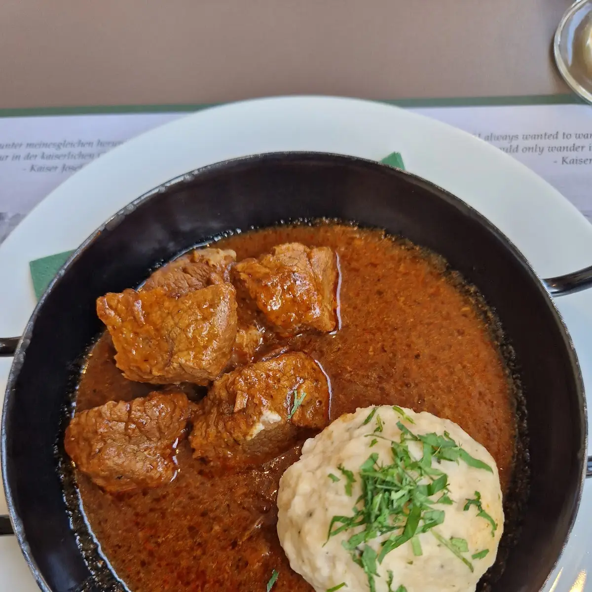 Rindsgulasch In Der Pfanne