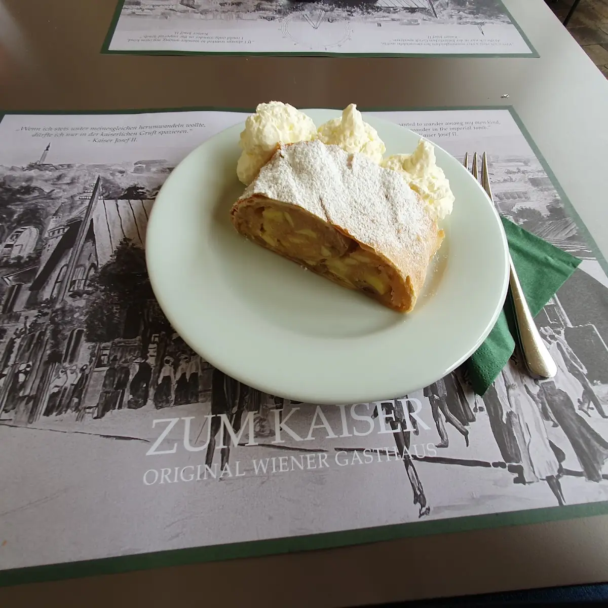 Warmer Apfelstrudel