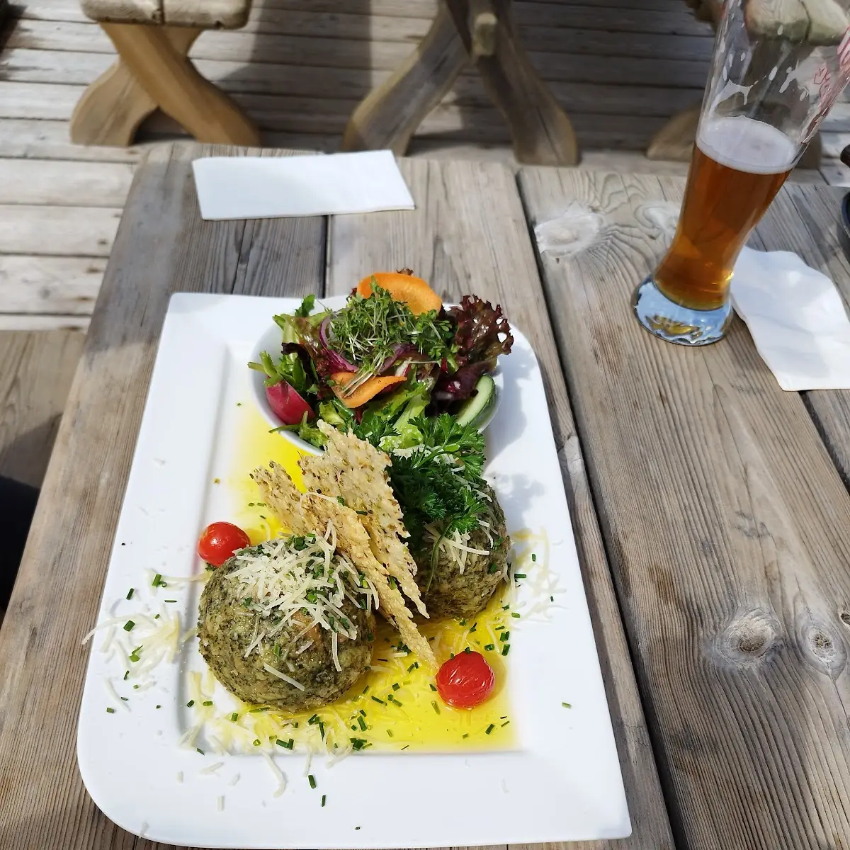 Spinatknödel Mit Salat