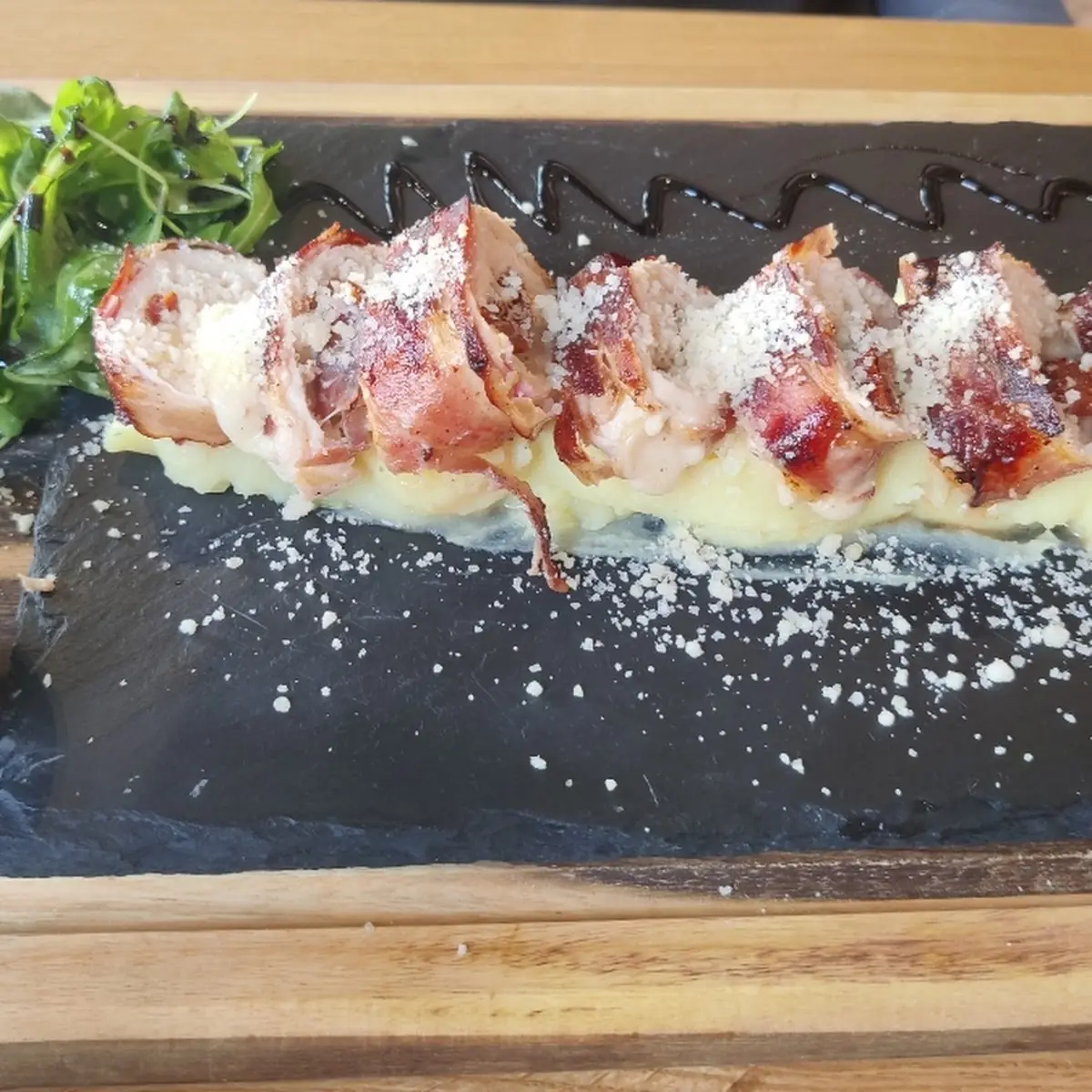 Gefülltes Hühnerfleisch Mit Speck, Terminal Wien