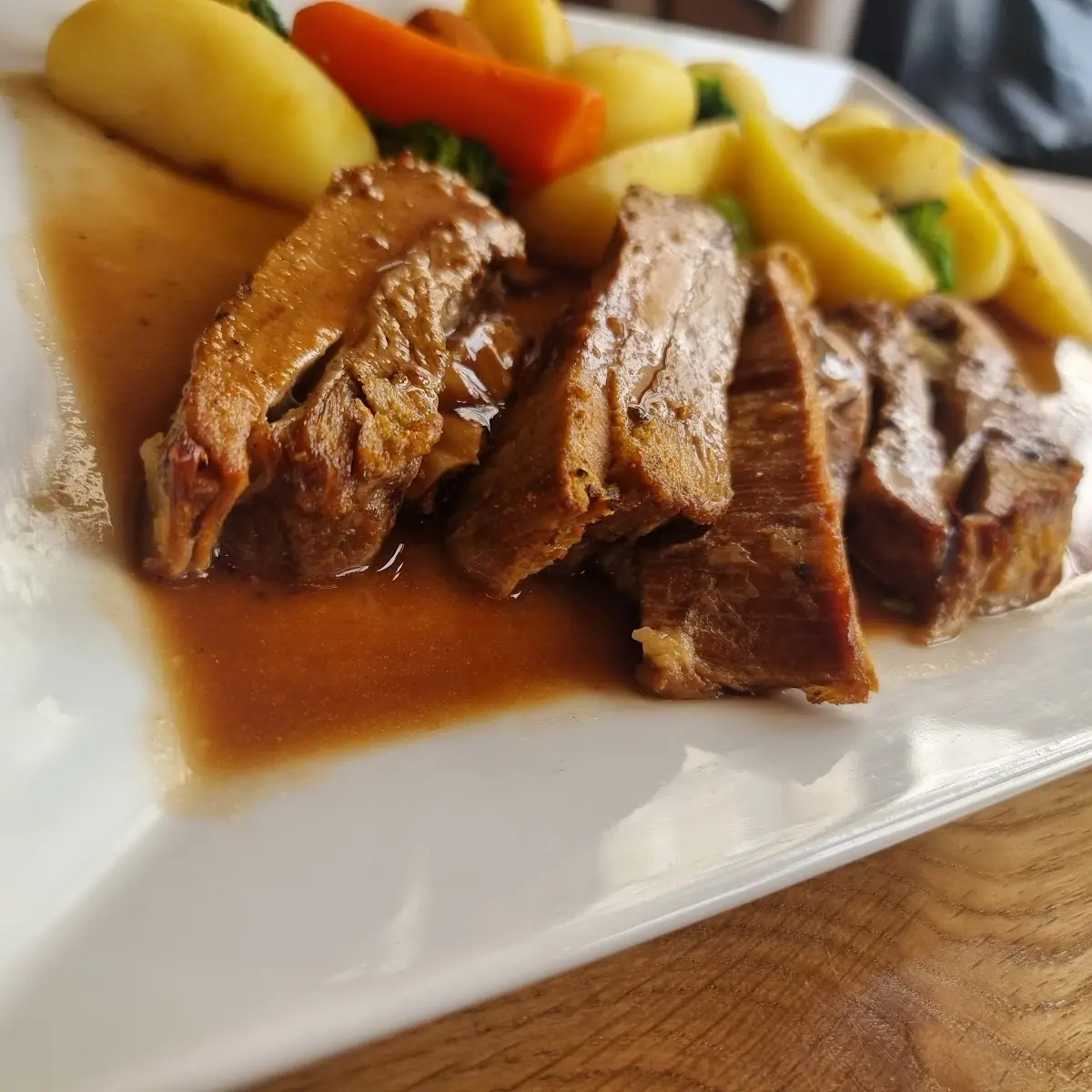 Rinderbraten Mit Beilageerdäpfel, Terminal Wien