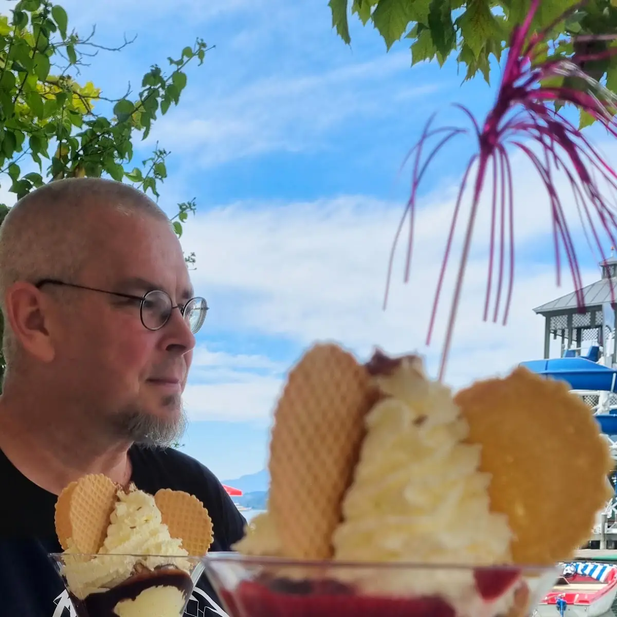 Waldbeerbecher Und Coup Danmark