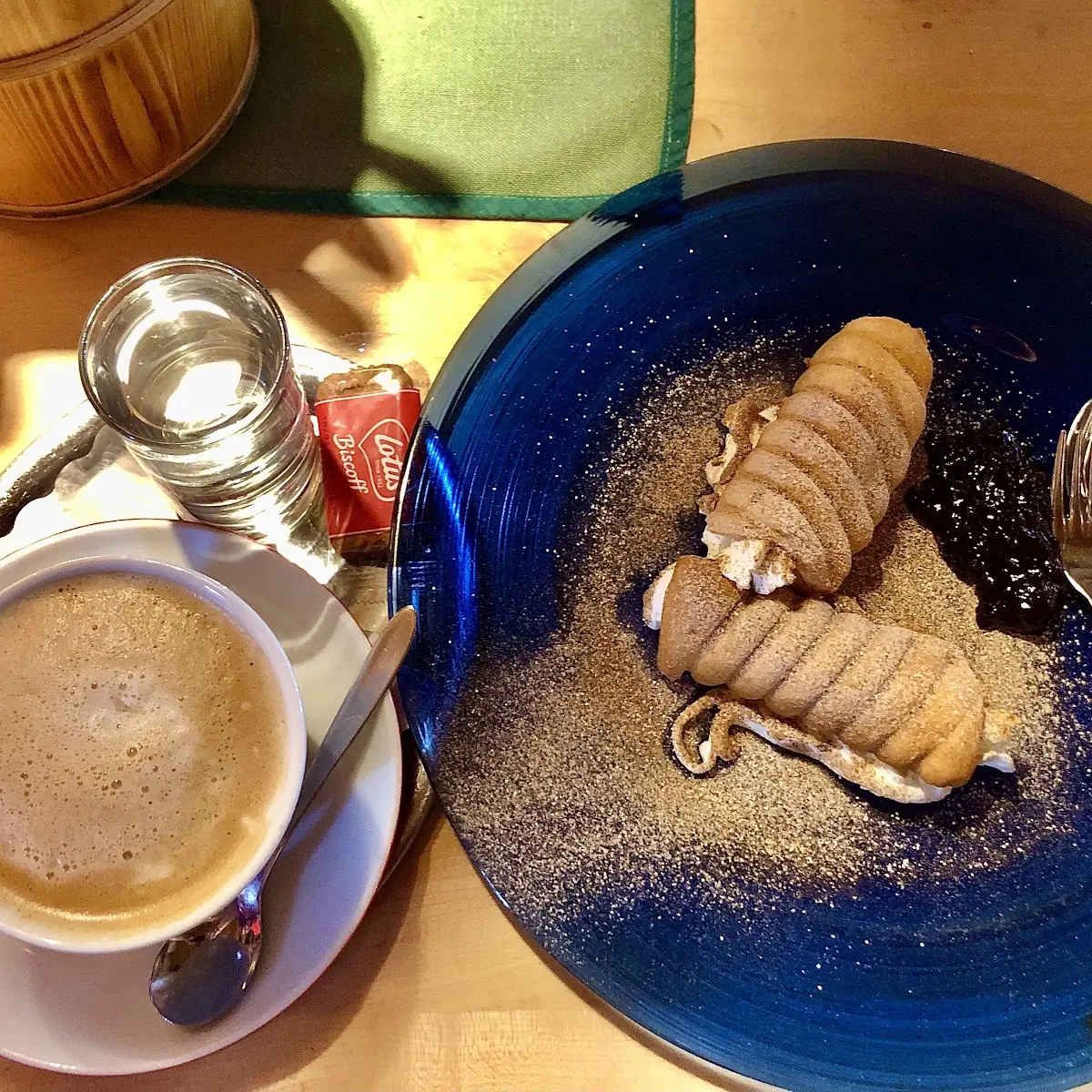 Gefüllte Strudel Mit Melange