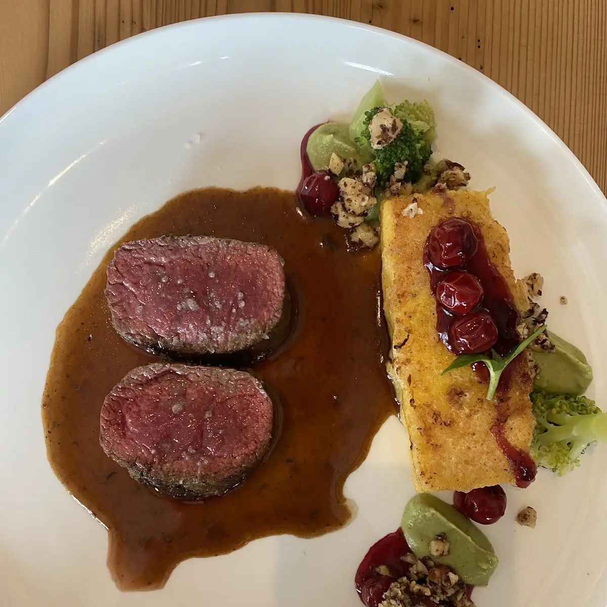 Hirsch Steak Mit Polenta Und Brokkoli