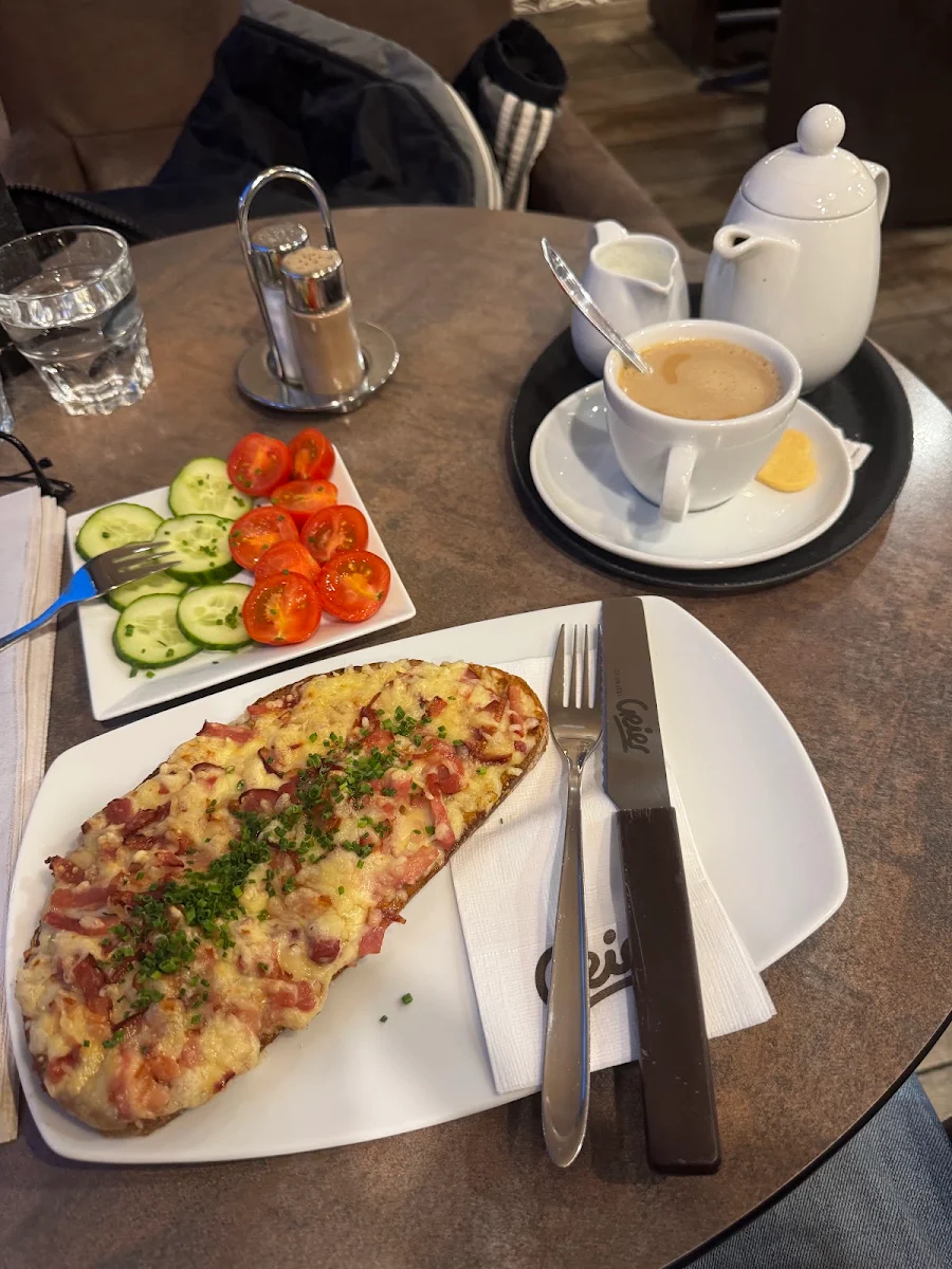 Bauerntoast Mit Portion Gemüse