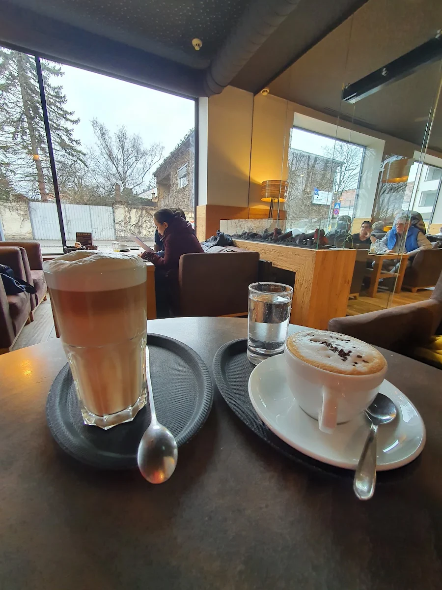 Cappuccino Und Latte