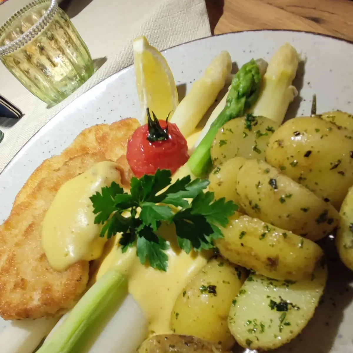Schnitzel Wiener Art Mit Spargel