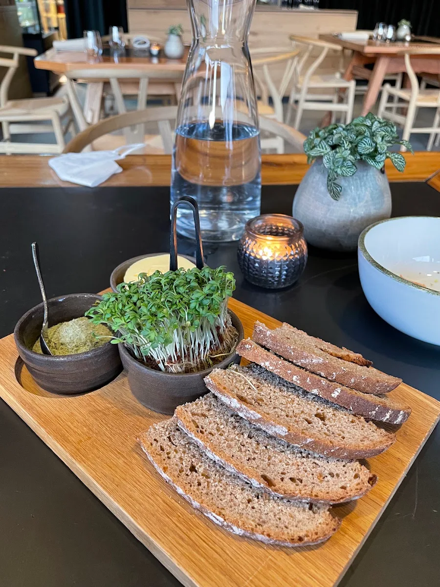 Brot Mit Butter Gewürzen Und Kresse