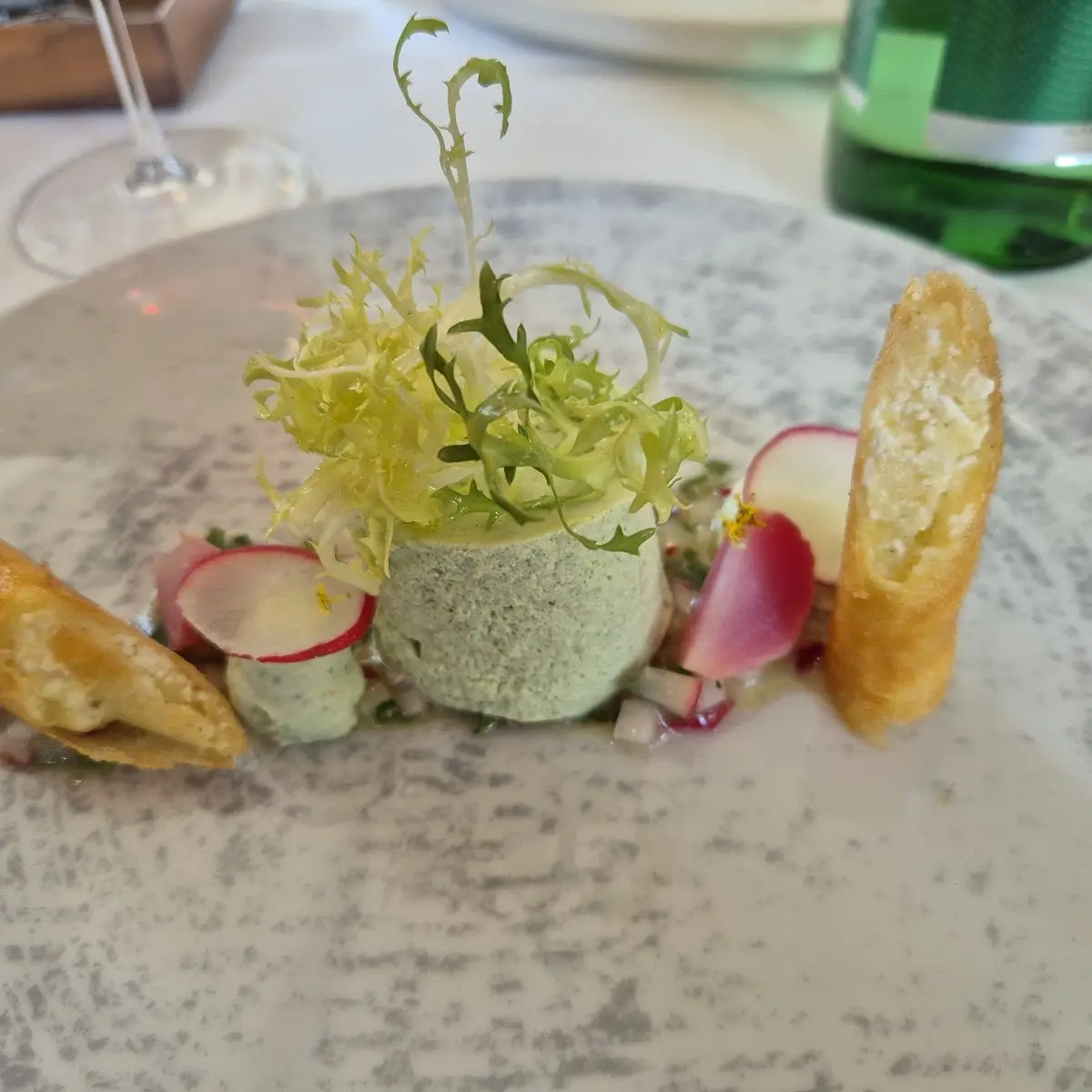 Frühlingskräutermousse