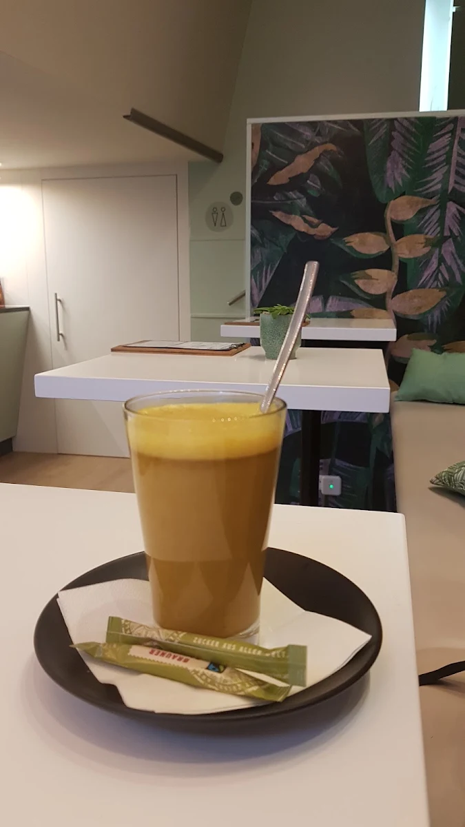 Golden Milk Vegan & Mit Agavendicksaft Gesüßt