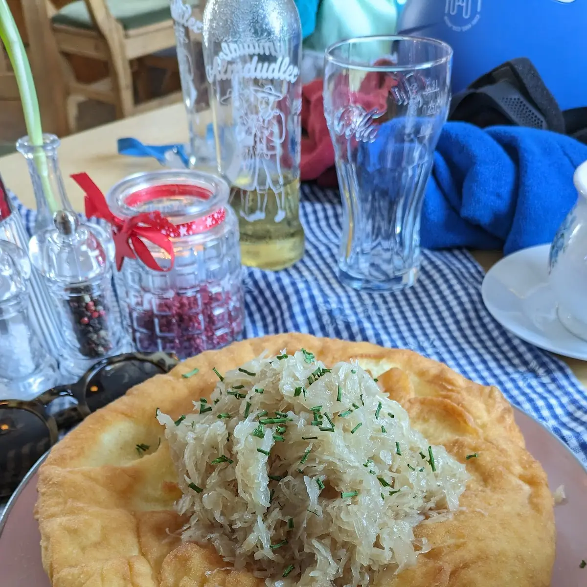 Mit Sauerkraut