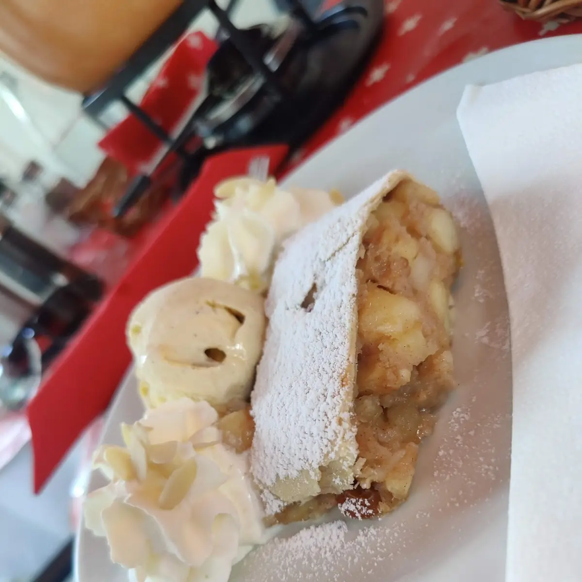 Apfelstrudel
