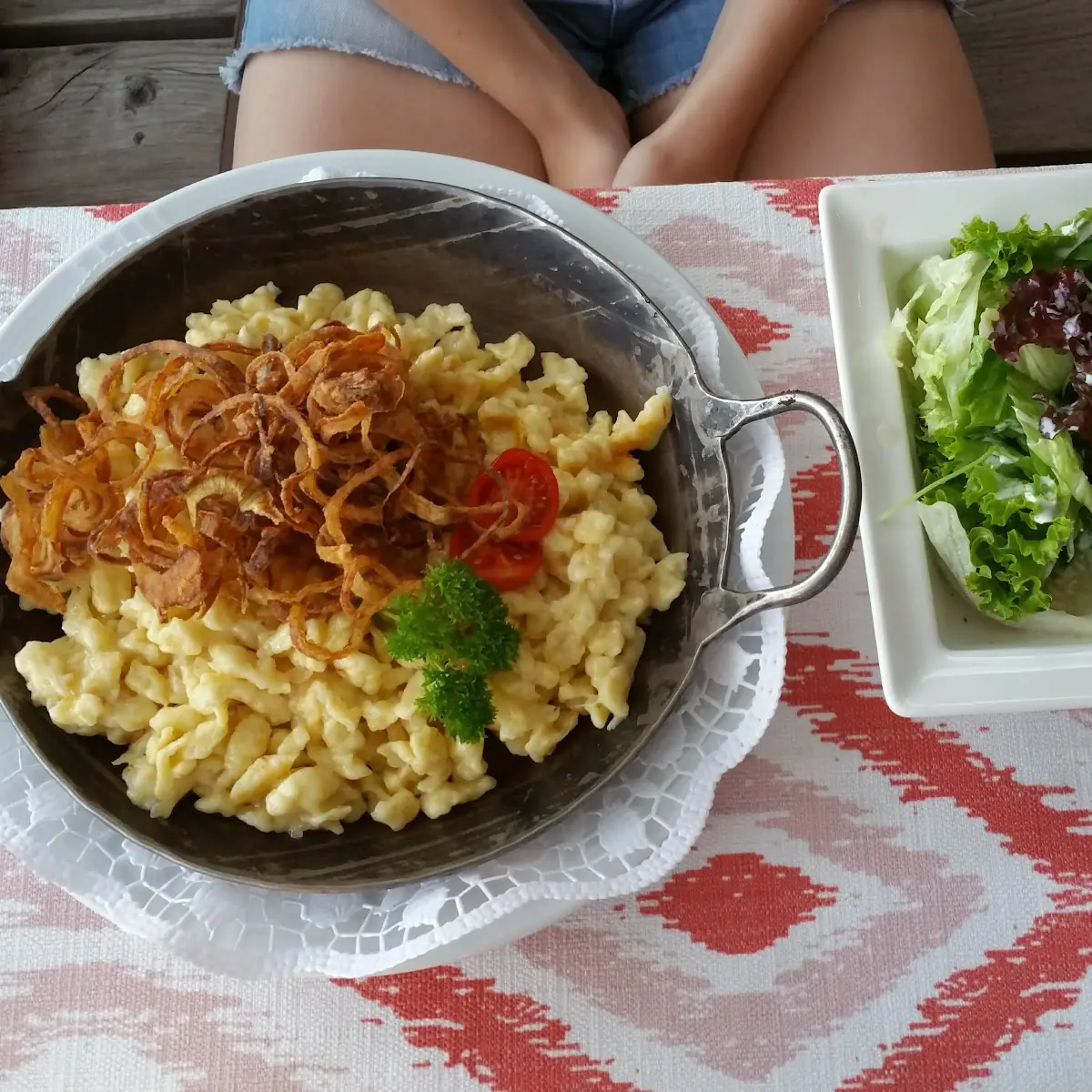 Käsespätzle Mit Salat