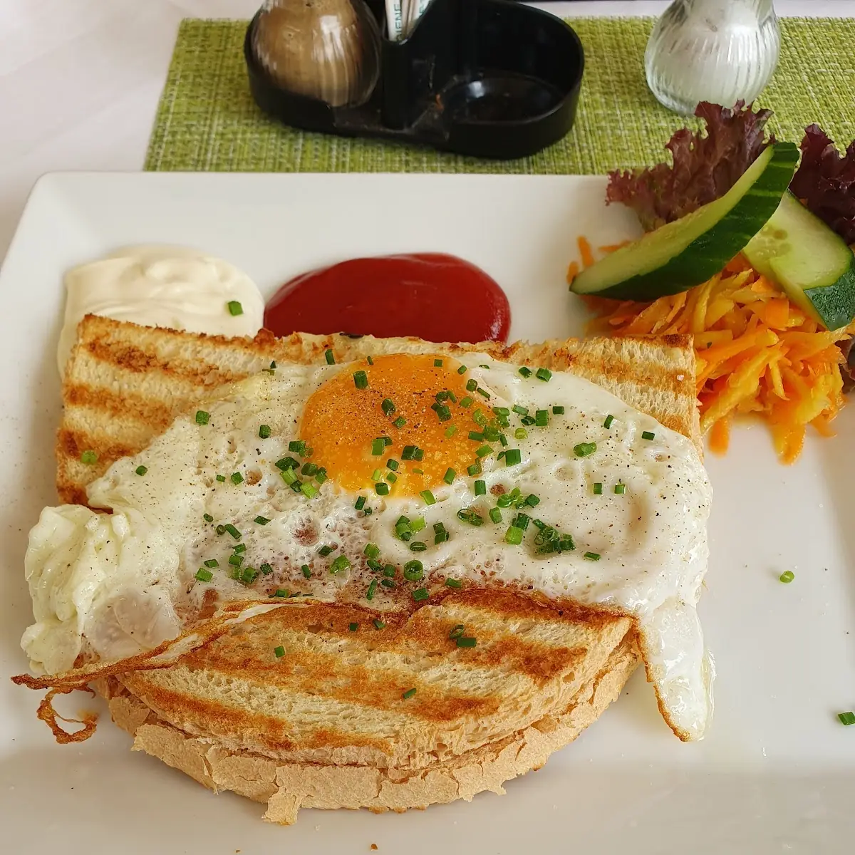 Toast Mit Spiegelei