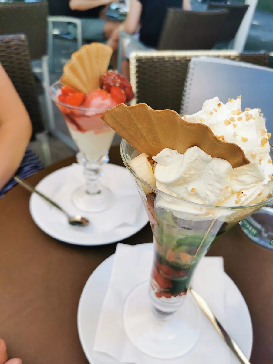 Erdbeerbecher