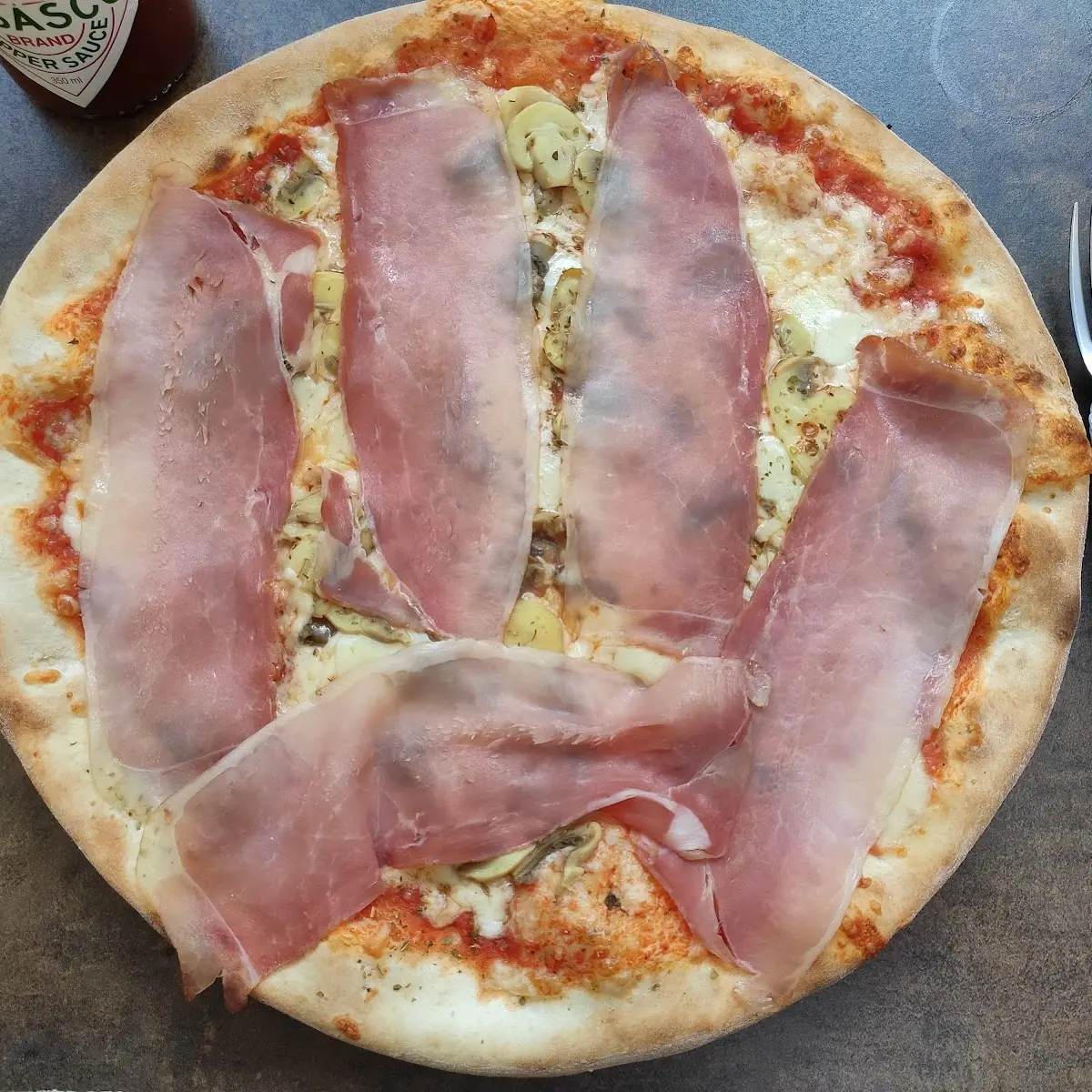 Pizza Parma Mit Champignons